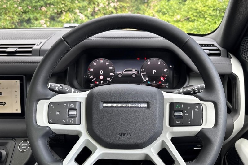 2024 (24) LAND ROVER DEFENDER 3.0 D250 X-Dynamic SE 110 5dr Auto 5560139