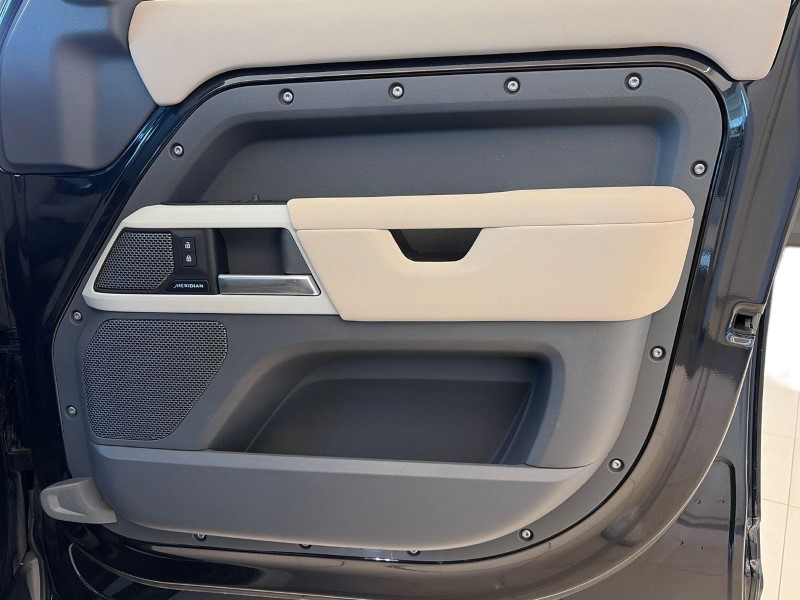 2022 (72) LAND ROVER DEFENDER 3.0 D250 SE 110 5dr Auto 5253917