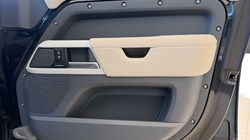 2022 (72) LAND ROVER DEFENDER 3.0 D250 SE 110 5dr Auto 5253917