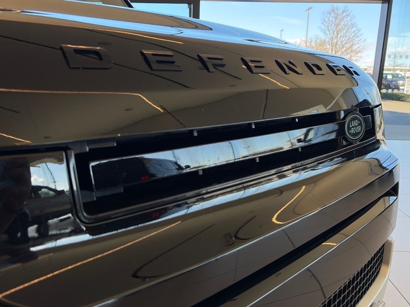 2022 (72) LAND ROVER DEFENDER 3.0 D250 SE 110 5dr Auto 5253940
