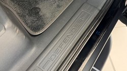 2022 (72) LAND ROVER DEFENDER 3.0 D250 SE 110 5dr Auto 5253935