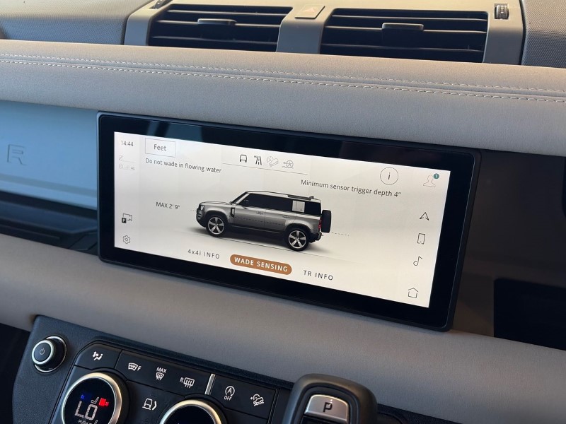 2022 (72) LAND ROVER DEFENDER 3.0 D250 SE 110 5dr Auto 5253955