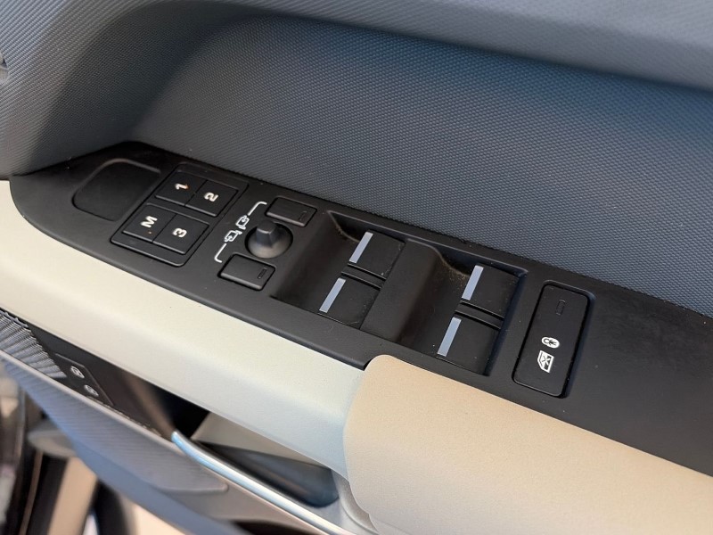 2022 (72) LAND ROVER DEFENDER 3.0 D250 SE 110 5dr Auto 5253918