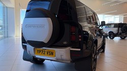 2022 (72) LAND ROVER DEFENDER 3.0 D250 SE 110 5dr Auto 5253953