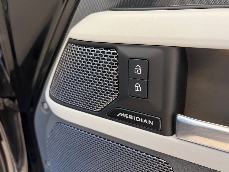 2022 (72) LAND ROVER DEFENDER 3.0 D250 SE 110 5dr Auto 5253949