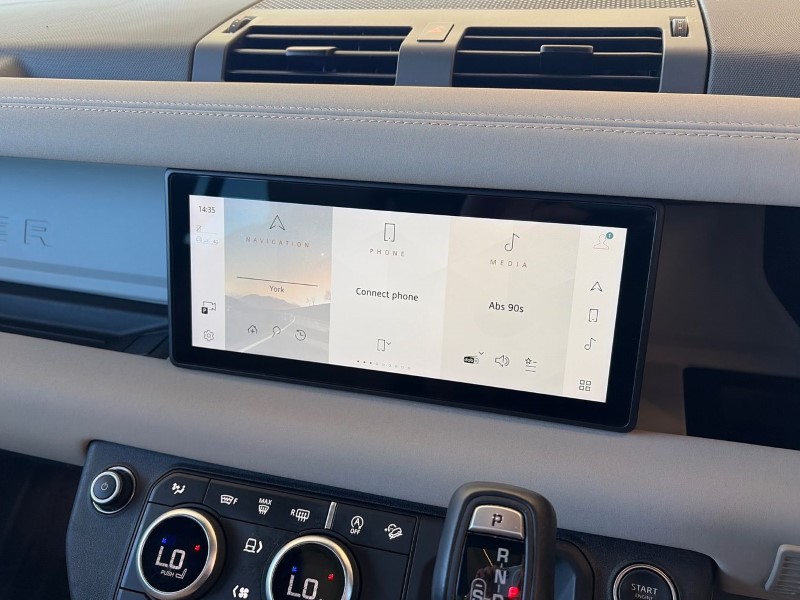 2022 (72) LAND ROVER DEFENDER 3.0 D250 SE 110 5dr Auto 5253924