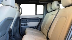2022 (72) LAND ROVER DEFENDER 3.0 D250 SE 110 5dr Auto 5253897