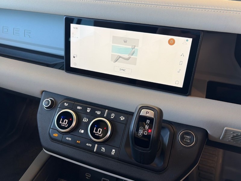 2022 (72) LAND ROVER DEFENDER 3.0 D250 SE 110 5dr Auto 5253928