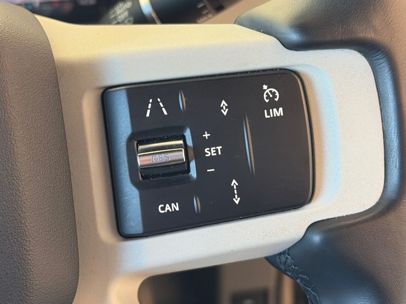 2022 (72) LAND ROVER DEFENDER 3.0 D250 SE 110 5dr Auto 5253923