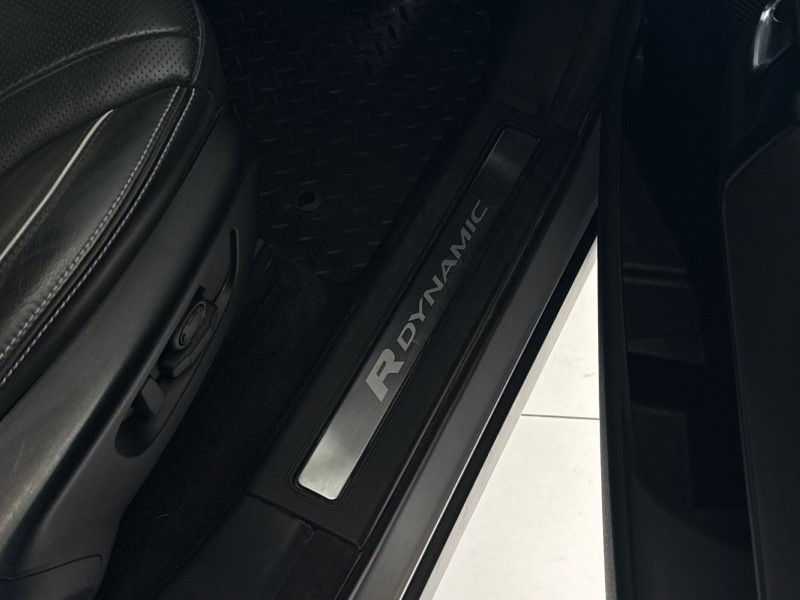 2023 (23) LAND ROVER DISCOVERY 3.0 D300 R-Dynamic HSE 5dr Auto 5240901