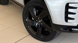 2023 (23) LAND ROVER DISCOVERY 3.0 D300 R-Dynamic HSE 5dr Auto 5240907