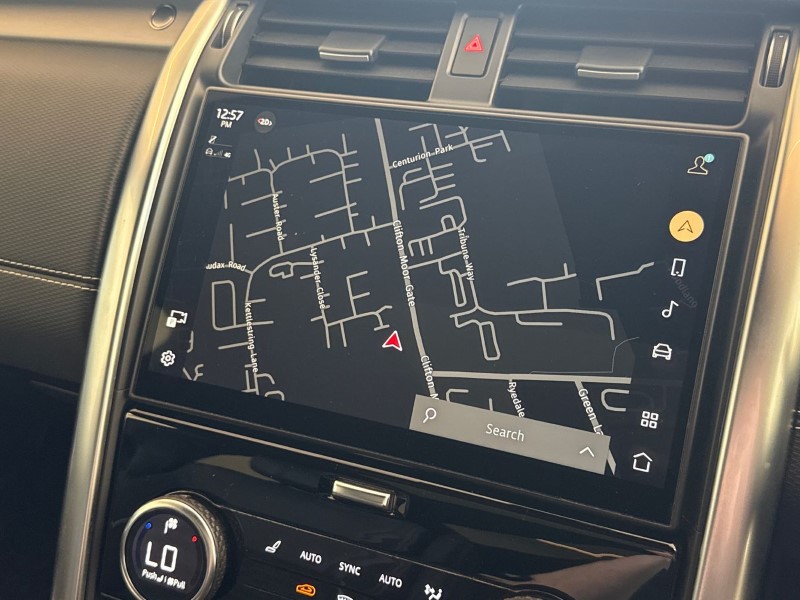 2023 (23) LAND ROVER DISCOVERY 3.0 D300 R-Dynamic HSE 5dr Auto 5240874