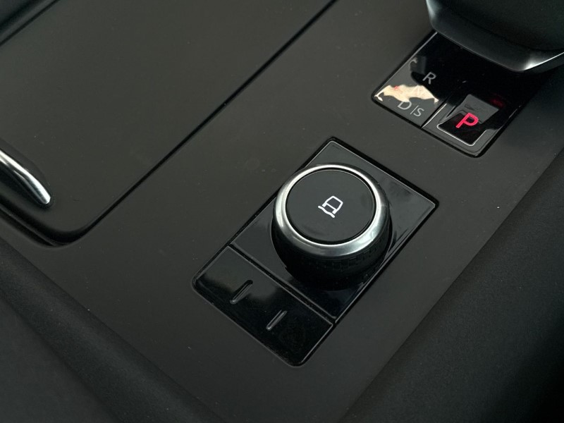 2023 (23) LAND ROVER DISCOVERY 3.0 D300 R-Dynamic HSE 5dr Auto 5240899