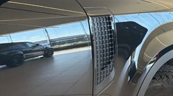 2023 (23) LAND ROVER COMMERCIAL DEFENDER 3.0 D250 Hard Top SE Auto 5240997