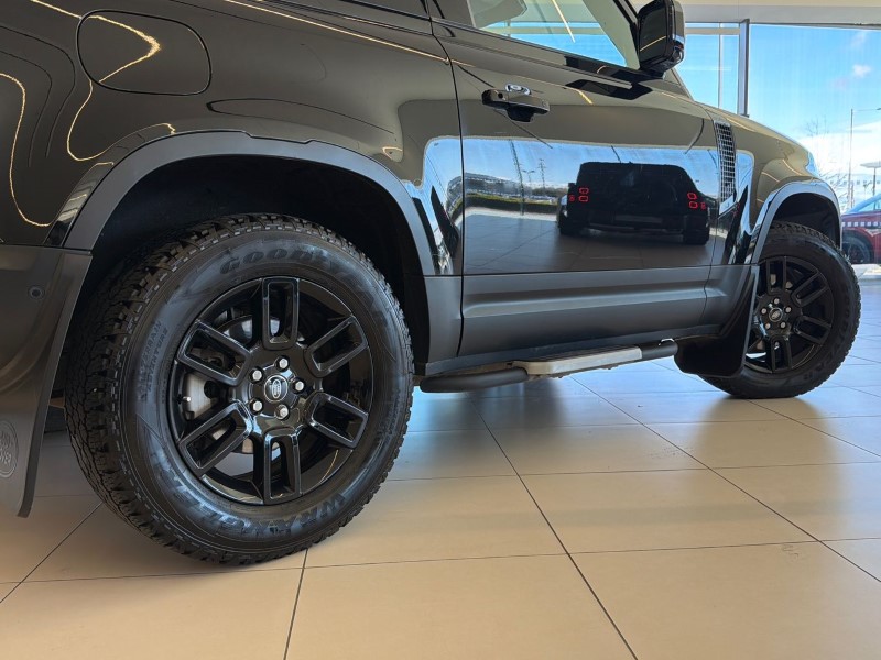 2023 (23) LAND ROVER COMMERCIAL DEFENDER 3.0 D250 Hard Top SE Auto 5241024