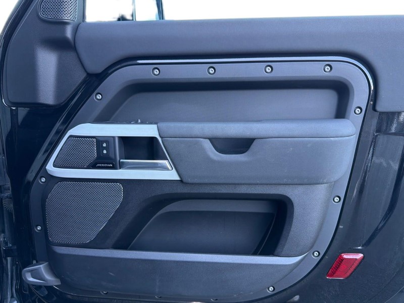 2023 (23) LAND ROVER COMMERCIAL DEFENDER 3.0 D250 Hard Top SE Auto 5240999