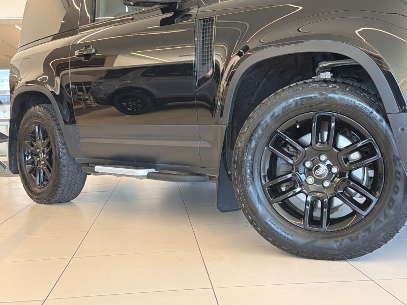 2023 (23) LAND ROVER COMMERCIAL DEFENDER 3.0 D250 Hard Top SE Auto 5241020