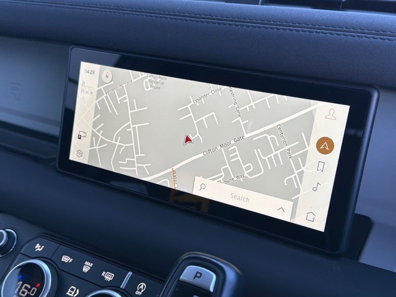 2023 (23) LAND ROVER COMMERCIAL DEFENDER 3.0 D250 Hard Top SE Auto 5240988