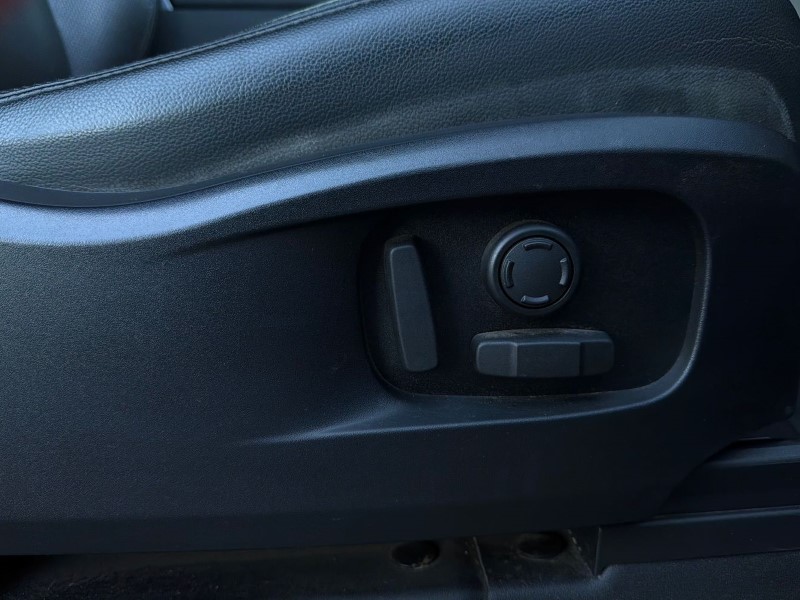 2023 (23) LAND ROVER COMMERCIAL DEFENDER 3.0 D250 Hard Top SE Auto 5241001