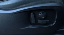 2023 (23) LAND ROVER COMMERCIAL DEFENDER 3.0 D250 Hard Top SE Auto 5241001