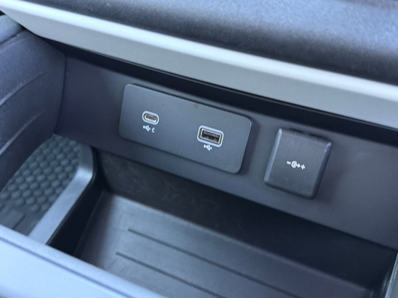 2023 (23) LAND ROVER COMMERCIAL DEFENDER 3.0 D250 Hard Top SE Auto 5241013