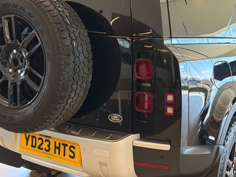 2023 (23) LAND ROVER COMMERCIAL DEFENDER 3.0 D250 Hard Top SE Auto 5240996