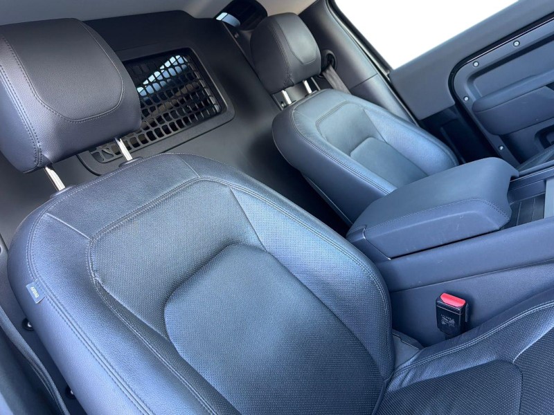 2023 (23) LAND ROVER COMMERCIAL DEFENDER 3.0 D250 Hard Top SE Auto 5241003