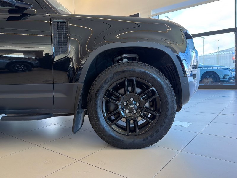 2023 (23) LAND ROVER COMMERCIAL DEFENDER 3.0 D250 Hard Top SE Auto 5240985