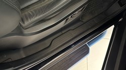 2023 (23) LAND ROVER COMMERCIAL DEFENDER 3.0 D250 Hard Top SE Auto 5241015