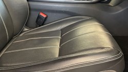 2019 (19) LAND ROVER RANGE ROVER VELAR 2.0 D180 R-Dynamic SE 5dr Auto 5235846