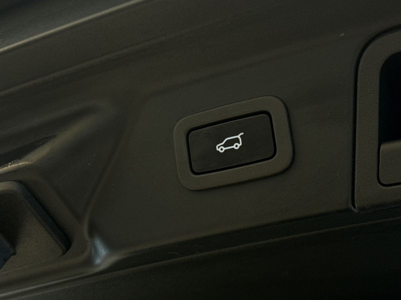 2019 (19) LAND ROVER RANGE ROVER VELAR 2.0 D180 R-Dynamic SE 5dr Auto 5235859