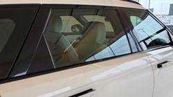 2021 (21) LAND ROVER RANGE ROVER VELAR 2.0 D200 R-Dynamic S 5dr Auto 5246640