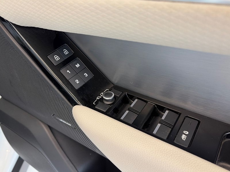 2021 (21) LAND ROVER RANGE ROVER VELAR 2.0 D200 R-Dynamic S 5dr Auto 5246612