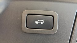 2021 (21) LAND ROVER RANGE ROVER VELAR 2.0 D200 R-Dynamic S 5dr Auto 5246629