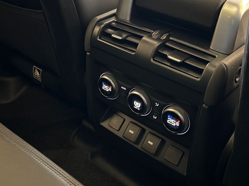 2023 (23) LAND ROVER DEFENDER 3.0 D300 X-Dynamic SE 130 5dr Auto [8 Seat] 5241348