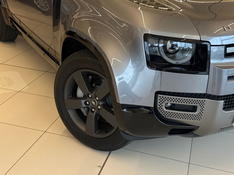 2023 (23) LAND ROVER DEFENDER 3.0 D300 X-Dynamic SE 130 5dr Auto [8 Seat] 5241371