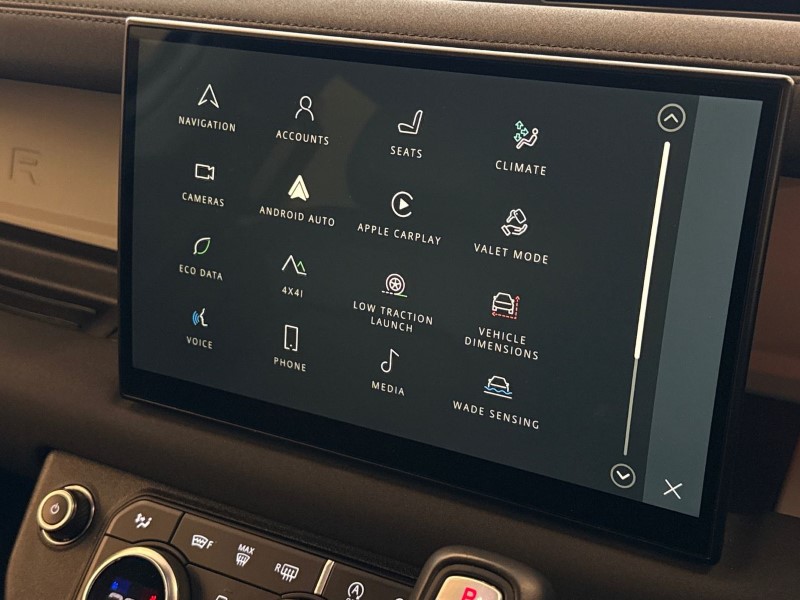 2023 (23) LAND ROVER DEFENDER 3.0 D300 X-Dynamic SE 130 5dr Auto [8 Seat] 5241361