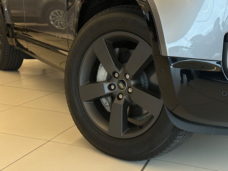 2023 (23) LAND ROVER DEFENDER 3.0 D300 X-Dynamic SE 130 5dr Auto [8 Seat] 5241373