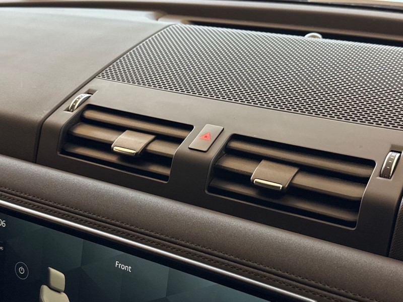 2023 (23) LAND ROVER DEFENDER 3.0 D300 X-Dynamic SE 130 5dr Auto [8 Seat] 5241365