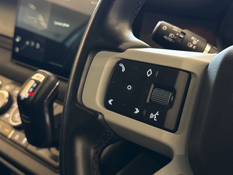 2023 (23) LAND ROVER DEFENDER 3.0 D300 X-Dynamic SE 130 5dr Auto [8 Seat] 5241358