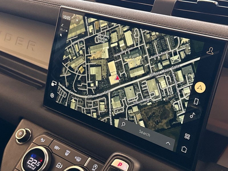 2023 (23) LAND ROVER DEFENDER 3.0 D300 X-Dynamic SE 130 5dr Auto [8 Seat] 5241341