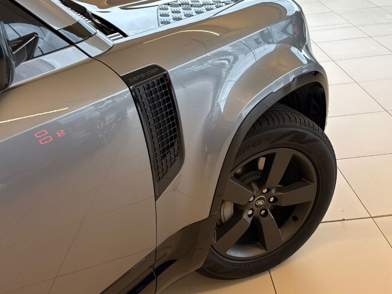 2023 (23) LAND ROVER DEFENDER 3.0 D300 X-Dynamic SE 130 5dr Auto [8 Seat] 5241378