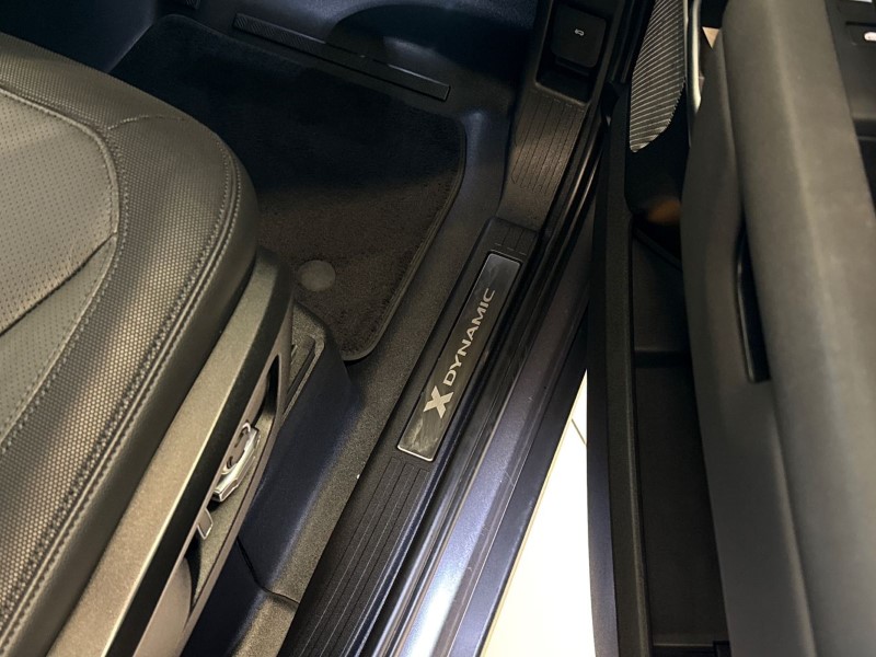 2023 (23) LAND ROVER DEFENDER 3.0 D300 X-Dynamic SE 130 5dr Auto [8 Seat] 5241368