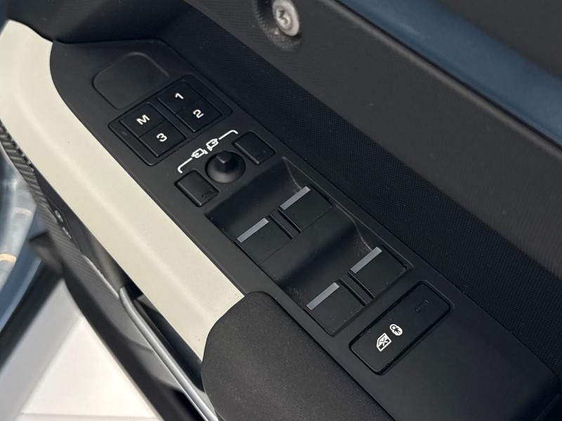 2023 (23) LAND ROVER DEFENDER 3.0 D250 SE 110 5dr Auto 5279290