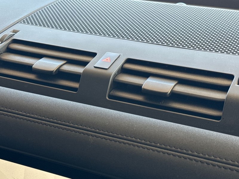 2023 (23) LAND ROVER DEFENDER 3.0 D250 SE 110 5dr Auto 5279300