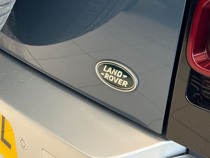 2023 (23) LAND ROVER DEFENDER 3.0 D250 SE 110 5dr Auto 5279307