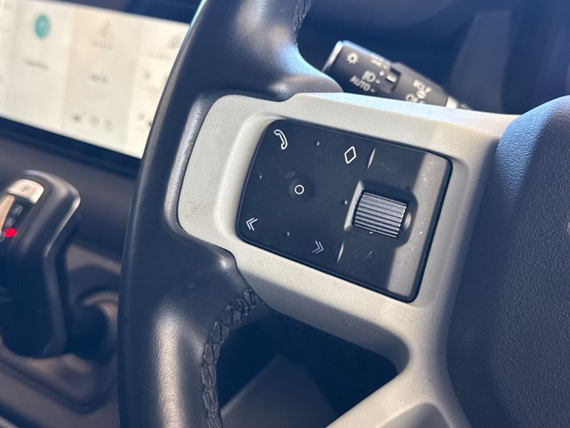 2023 (23) LAND ROVER DEFENDER 3.0 D250 SE 110 5dr Auto 5279295