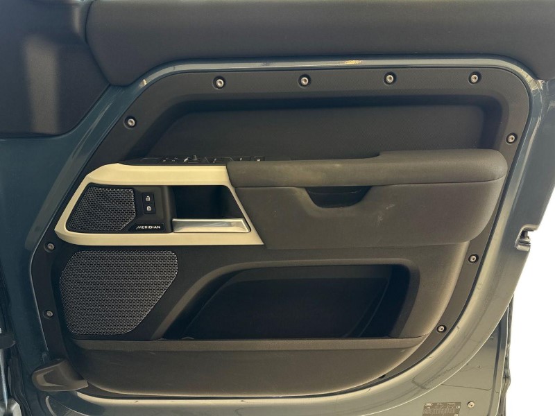 2023 (23) LAND ROVER DEFENDER 3.0 D250 SE 110 5dr Auto 5279289