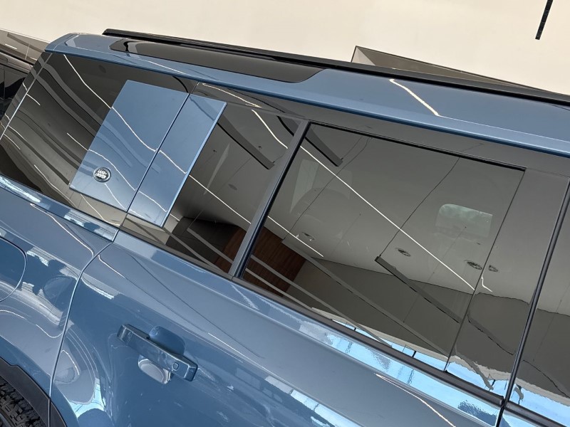 2023 (23) LAND ROVER DEFENDER 3.0 D250 SE 110 5dr Auto 5279313