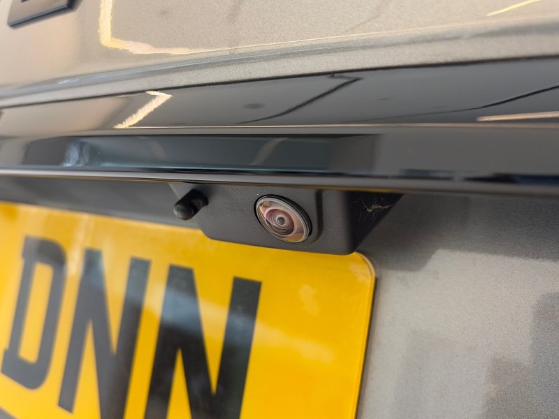 2025 (74) LAND ROVER DISCOVERY SPORT 2.0 D200 Dynamic HSE 5dr Auto [7 Seat] 5294064